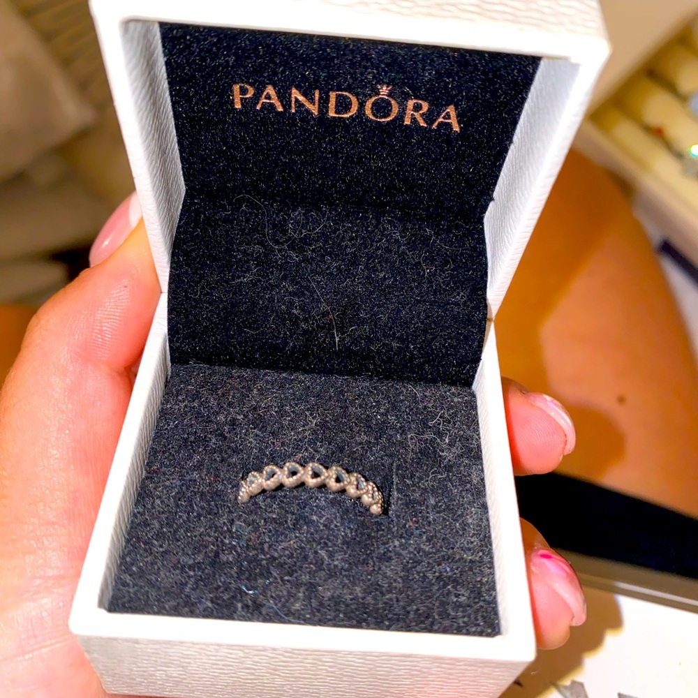 Pandora Ring chain of hearts